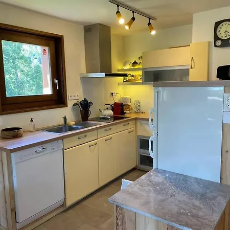 Charming Bright Spacious Village Walk To Lift Hike
